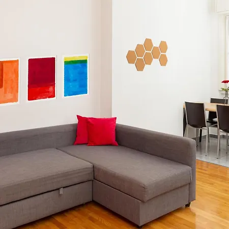 Artstay - Apt Garibaldi Tower, Near Metro Station M5, M2