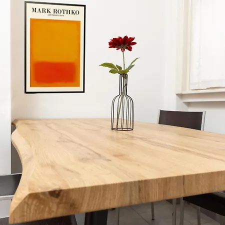 Artstay - Apt Garibaldi Tower, Near Metro Station M5, M2 Apartmán